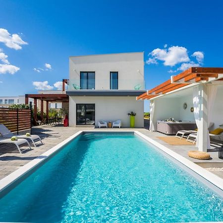 Villa Olea With Heated Pool And Jacuzzi Сукошан Екстер'єр фото