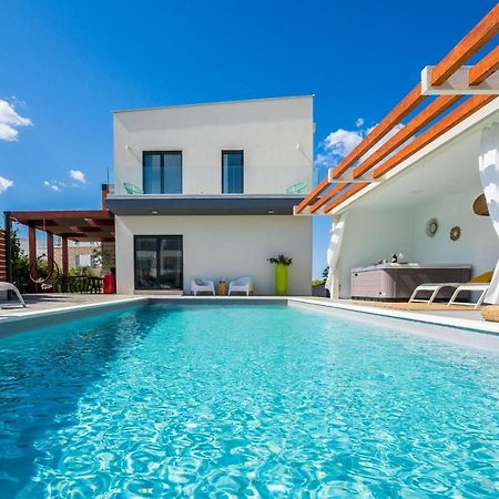 Villa Olea With Heated Pool And Jacuzzi Сукошан Екстер'єр фото