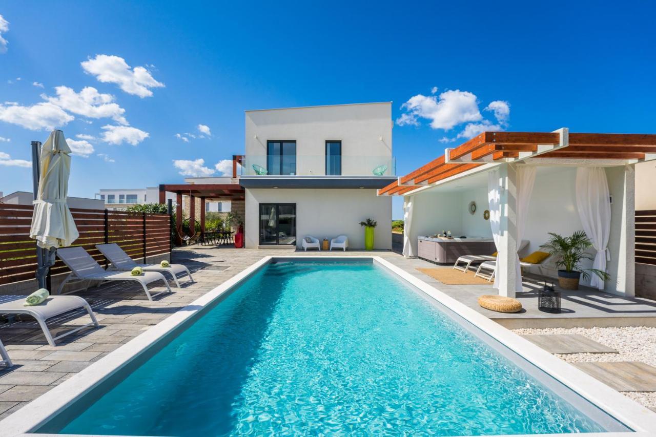 Villa Olea With Heated Pool And Jacuzzi Сукошан Екстер'єр фото