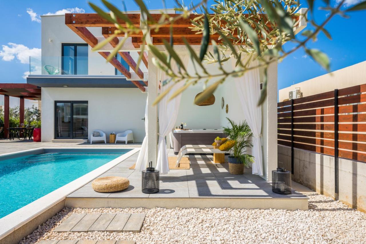 Villa Olea With Heated Pool And Jacuzzi Сукошан Екстер'єр фото